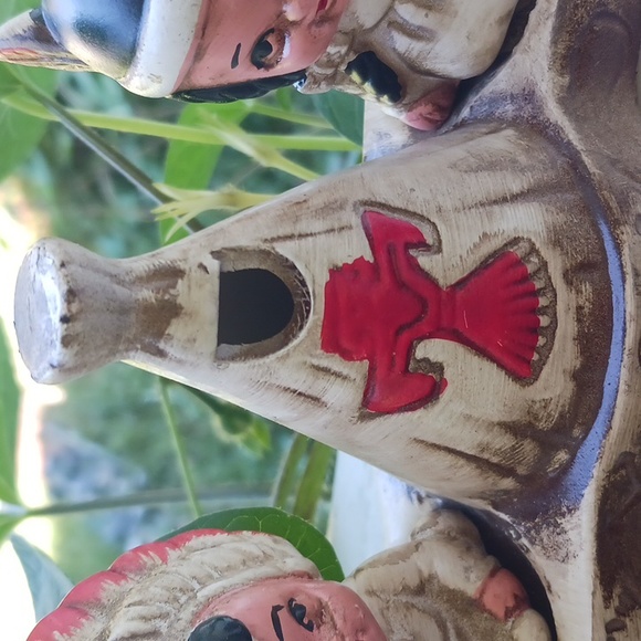 VINTAGE Native American Boy & Girl Teepee Salt & Pepper Shaker Set 3pcs - Picture 4 of 13